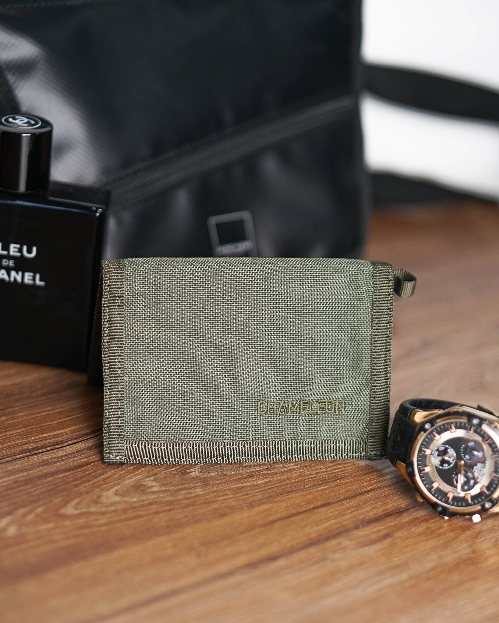 Chameleon Velcro Bifold Mens Wallet - Military Tactical Men Wallet - Canvas Thin Front Pocket Travel Bi - Fold Wallet - Best Nylon Travel Pouch - Olive - Leather Wallet for Men | Chameleon Wallets